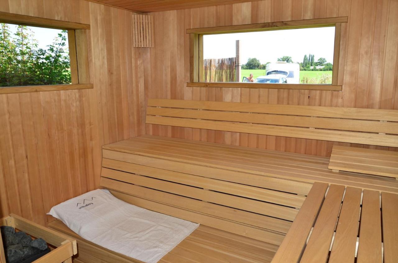 B&B Pipowagen "Het Wellnesst" Op Wellness Camping En B&B Stoltenborg Meddo Exterior photo